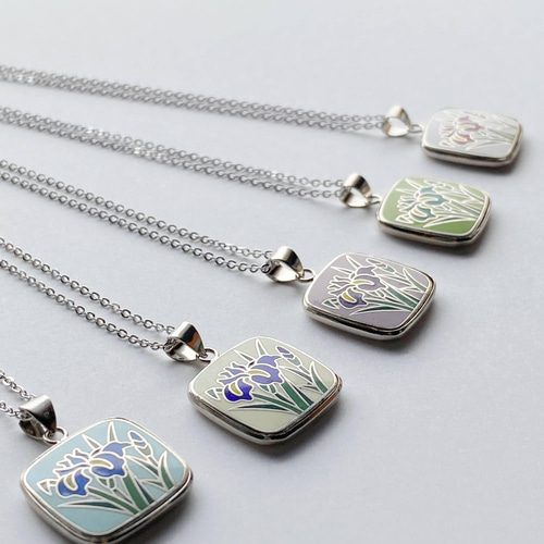 カキツバタ 七宝焼のペンダント 丹銅メタル七宝 ネックレス