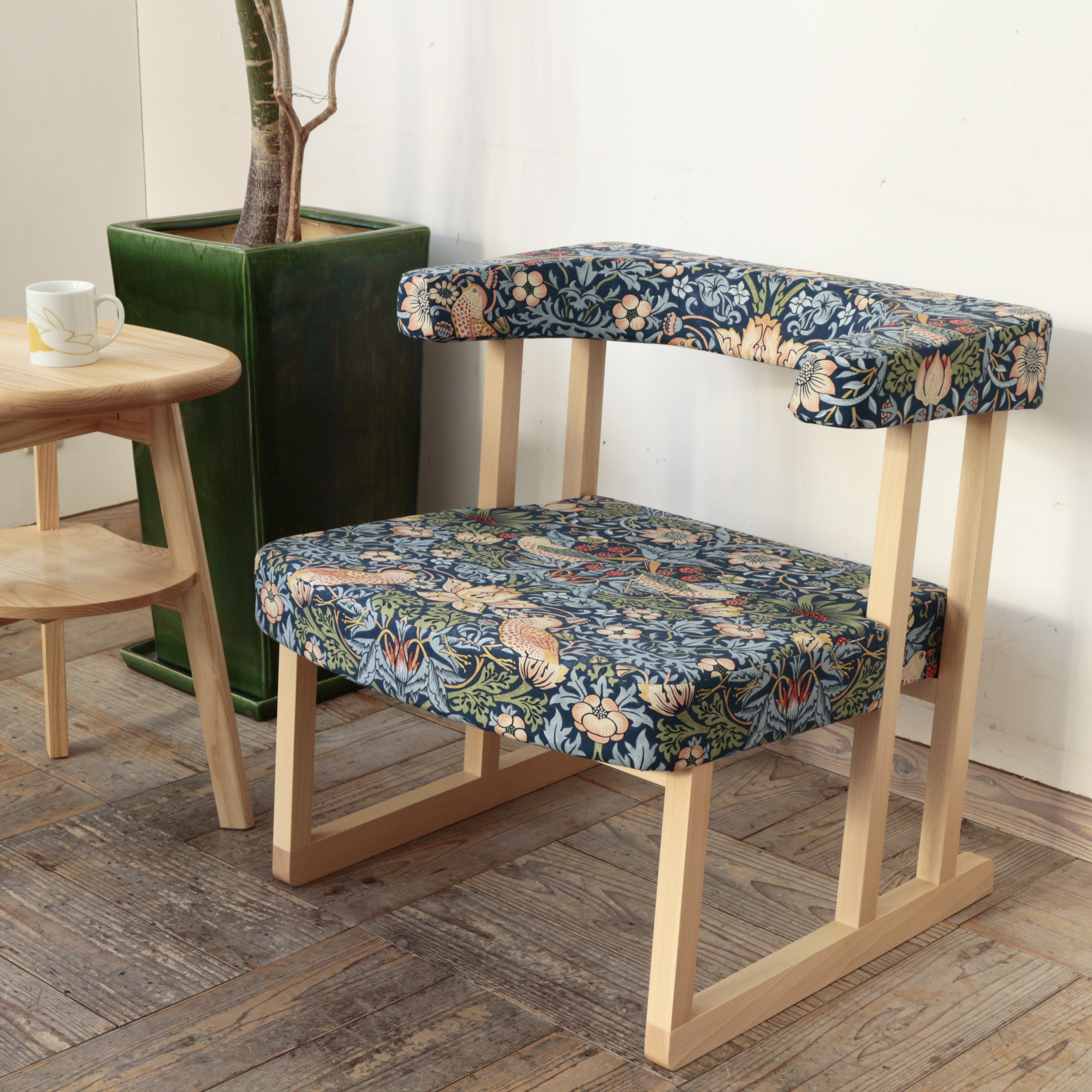 コ助ラウンジチェア（ナチュラル×いちご泥棒）