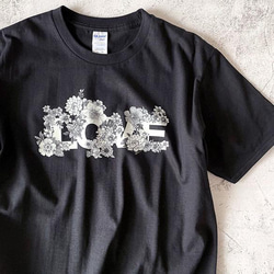 LOVEブラックTシャツ 2枚目の画像