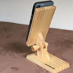 スマホが幸せになる手作りスマホスタンド　角度調整式　木製　おしゃれ　ぬくもり　癒し　色クリアー 6枚目の画像