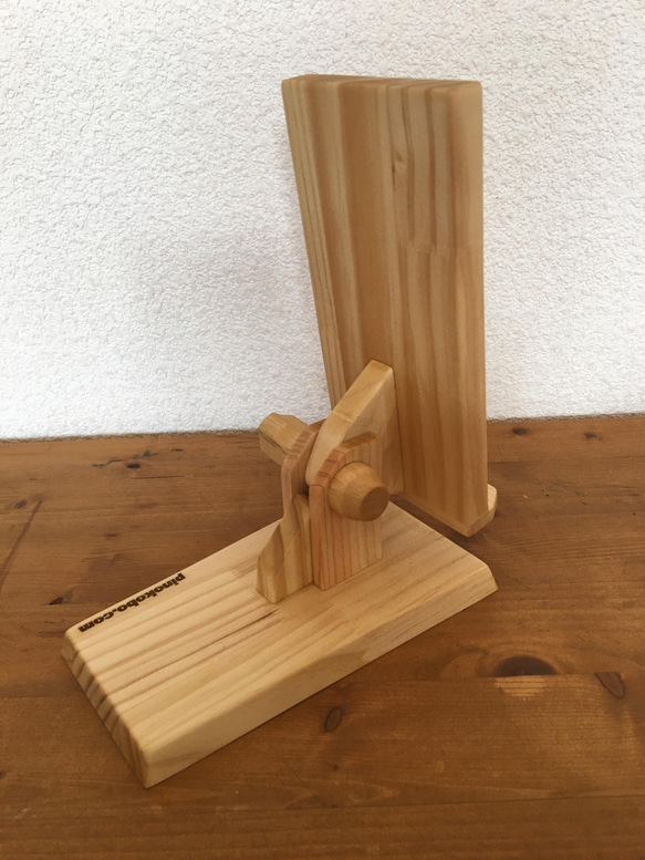 スマホが幸せになる手作りスマホスタンド　角度調整式　木製　おしゃれ　ぬくもり　癒し　色クリアー 5枚目の画像