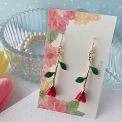 赤い薔薇ピアス*バラばらローズ*おしゃれで大人可愛いフラワー花ピアス