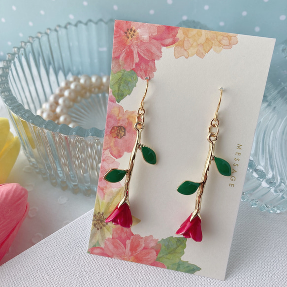 赤い薔薇ピアス*バラばらローズ*おしゃれで大人可愛いフラワー花ピアス 