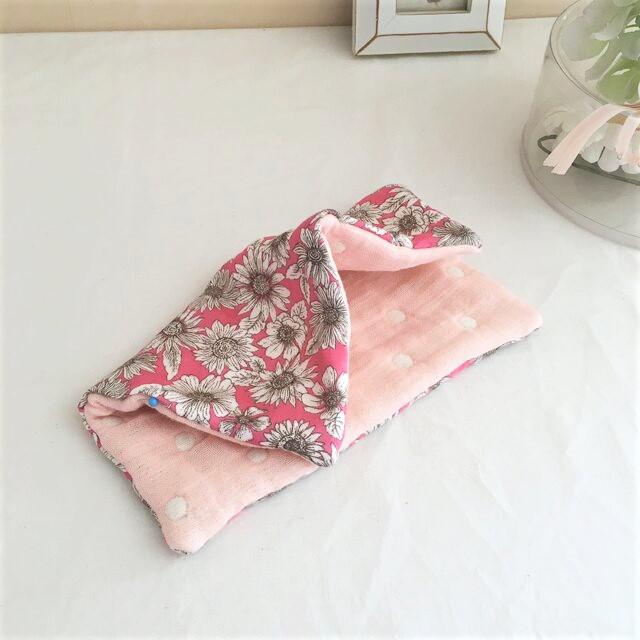 8重ガーゼハンカチ*リバティ調フラワー*ちょっとレトロな雰囲気*大人の 