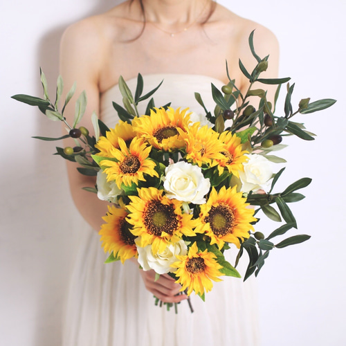 オリーブと向日葵ブーケ 〜natural taste wedding 〜 ブーケ シュシュ