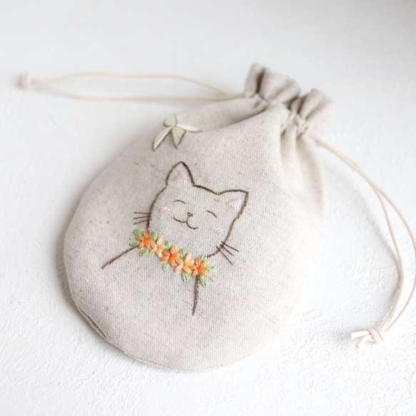 【ドネイション対応作品】にっこり猫さんの刺繍ミニ巾着 13枚目の画像