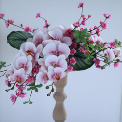 蘭と桃の花ブーケ 3枚目の画像