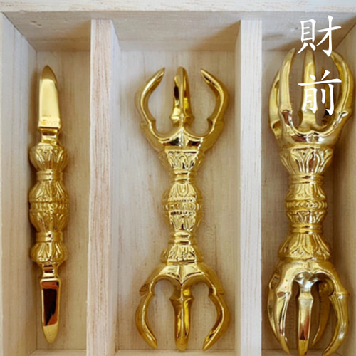 法器，真鍮製，古美術品 法器 弘法大師御請来式セット 独鈷杵 三鈷杵 五鈷杵 金剛杵 真鍮製