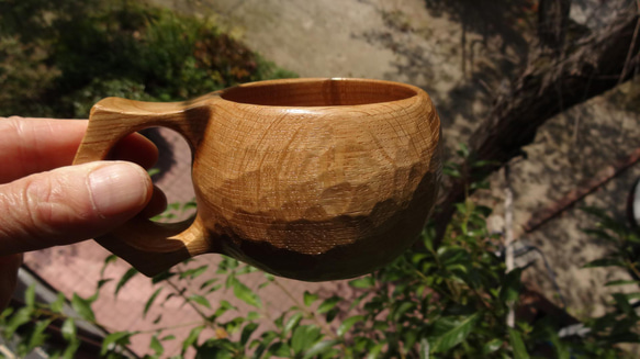 ドングリの楢の一木彫りコーヒーカップ 3枚目の画像