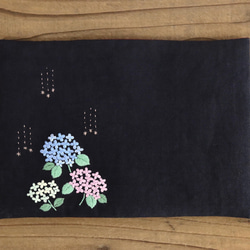 【受注製作】手刺繍のブックカバー『紫陽花』 4枚目の画像