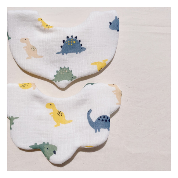 [  dinosaur cotton bib  ]   名入れ　スタイ　刺繍　男の子  女の子  出産祝い  ガーゼ 2枚目の画像