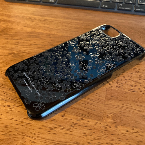 【黒桜】iPhone5シリーズまとめ売り 黒桜 - 立体加工 和風 ブラックiPhoneケース/iPhone16/16Pro