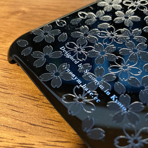 黒桜 - 立体加工 和風 ブラックiPhoneケース/iPhone16/16Pro