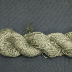 草木染の高級DKヤーン　Baby Alpaca 50％、Silk 25％, Linen 25% Zakuro 1枚目の画像