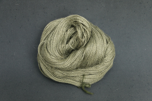 草木染の高級DKヤーン　Baby Alpaca 50％、Silk 25％, Linen 25% Zakuro 3枚目の画像