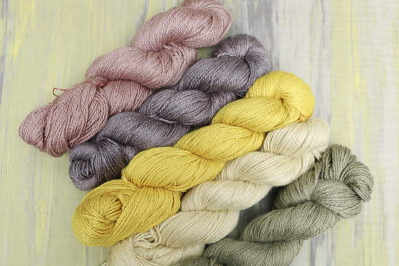 草木染の高級DKヤーン　Baby Alpaca 50％、Silk 25％, Linen 25% Zakuro 6枚目の画像