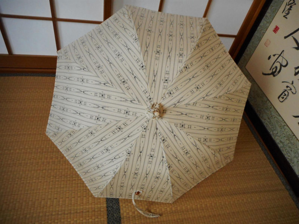 手織り紬の日傘（傘袋付き） 8枚目の画像