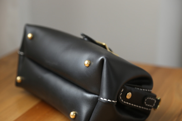 【切線】非常受歡迎！橫扣包，手工真皮單肩包，女士款，全手工縫製 第6張的照片