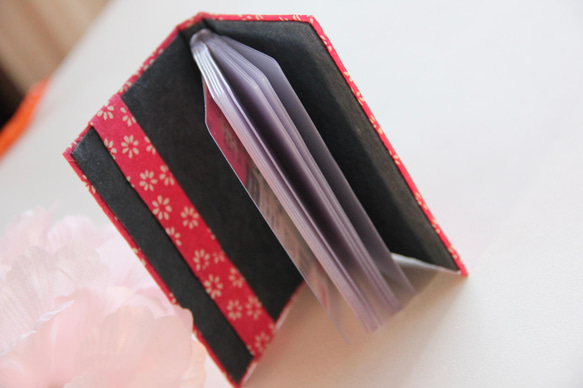小花柄の和紙 カードケース(アクリルポケット付き) 2枚目の画像