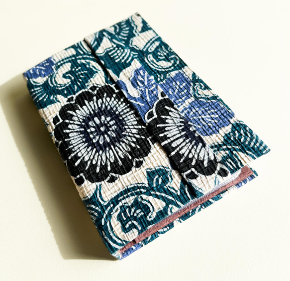 爽やかなお花柄の和紙　カードケース(アクリルポケット付き) 2枚目の画像