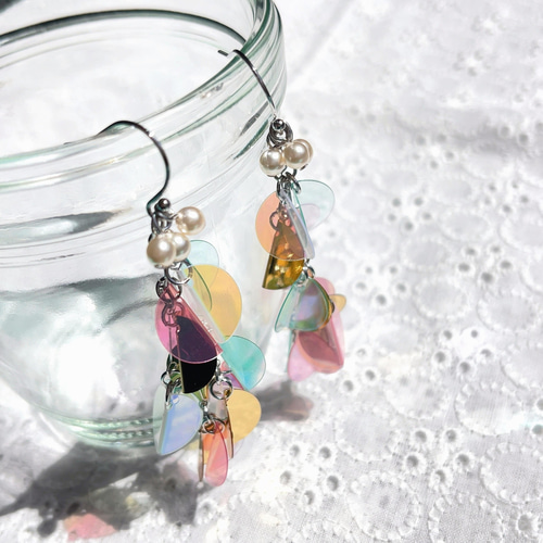 4色スパンコールのゆらゆらピアス/イヤリング《シルバー金具》 ピアス