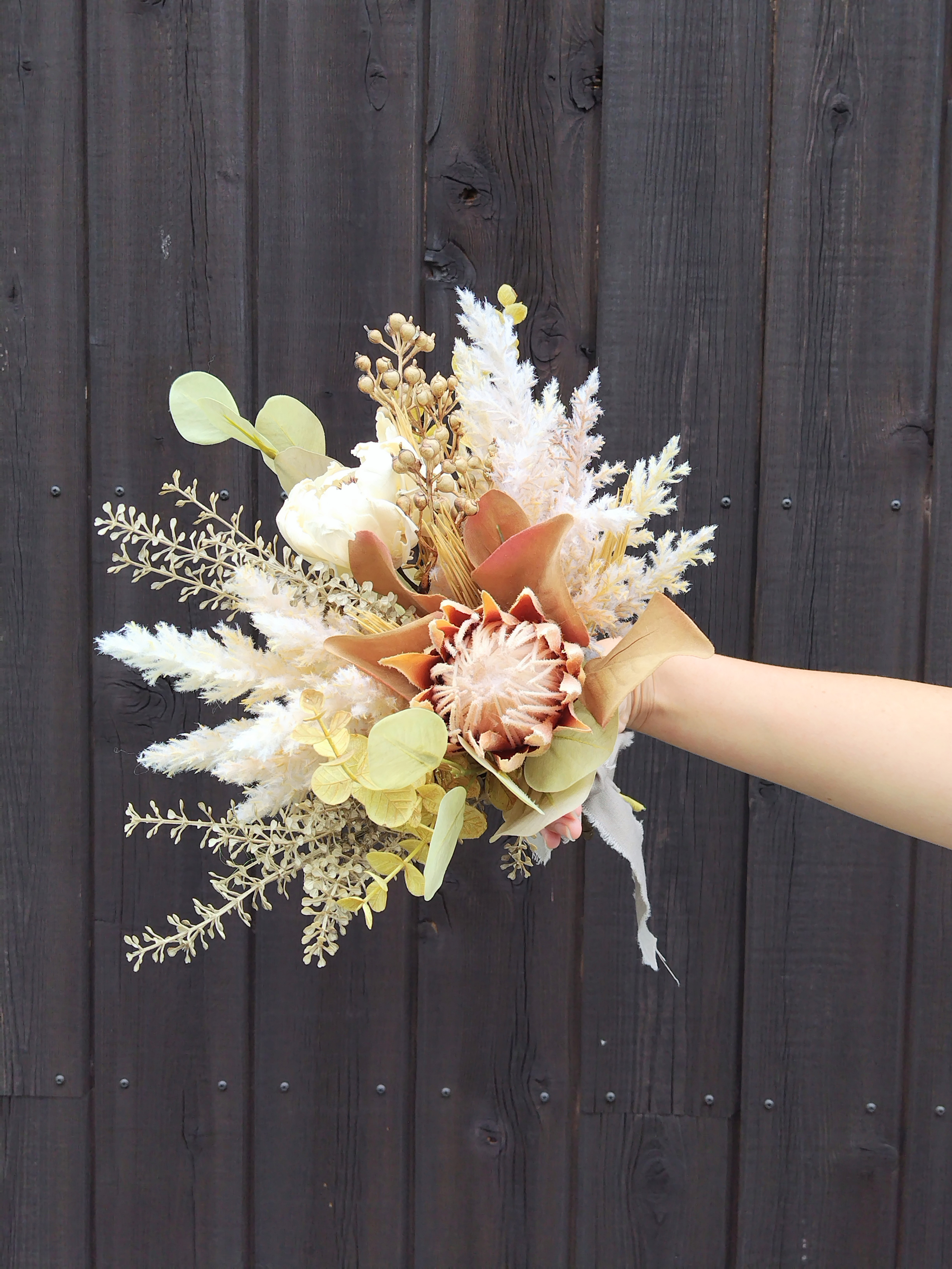 ＊ウェディングにも＊モーヴカラーのクラッチミニブーケ