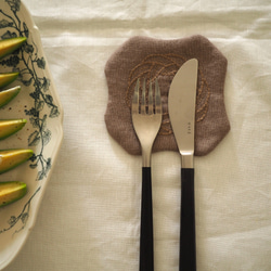 朝食やお家カフェタイムに! | リース模様の手刺繍コースター 6枚目の画像