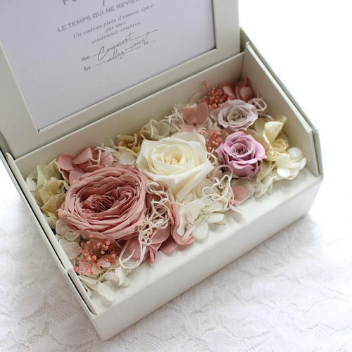 くすみピンクのフラワーフォトフレームボックス プリザーブドフラワー