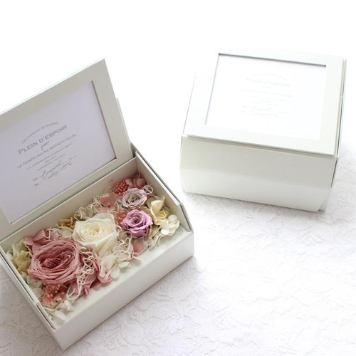 くすみピンクのフラワーフォトフレームボックス プリザーブドフラワー