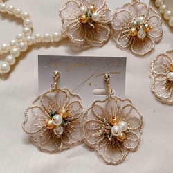 lace flower beads piace and earrings 2枚目の画像