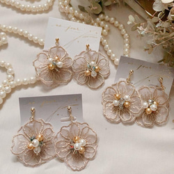 lace flower beads piace and earrings 1枚目の画像