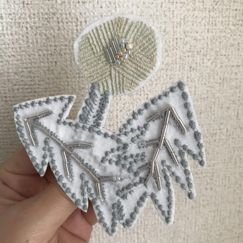 たんぽぽブローチ〇ミナペルホネン ブローチ chaki 通販｜Creema 