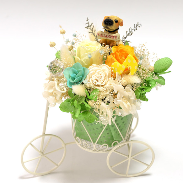 ワンちゃんと音楽が好きの方へ 花カゴのフラワーアレンジ 犬 ドッグ 4枚目の画像