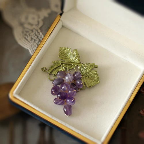 ぶどうのブローチ ブローチ rose 通販 13807225｜Creema(クリーマ)