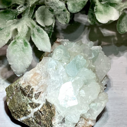 天使の水晶˚✧₊⁎  グリーンアポフィライト　原石　ラフストーン　魚眼石 3枚目の画像