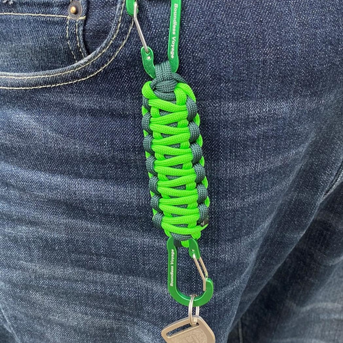 パラコードキーホルダー コブラ編みダブルカラビナ グリーン+