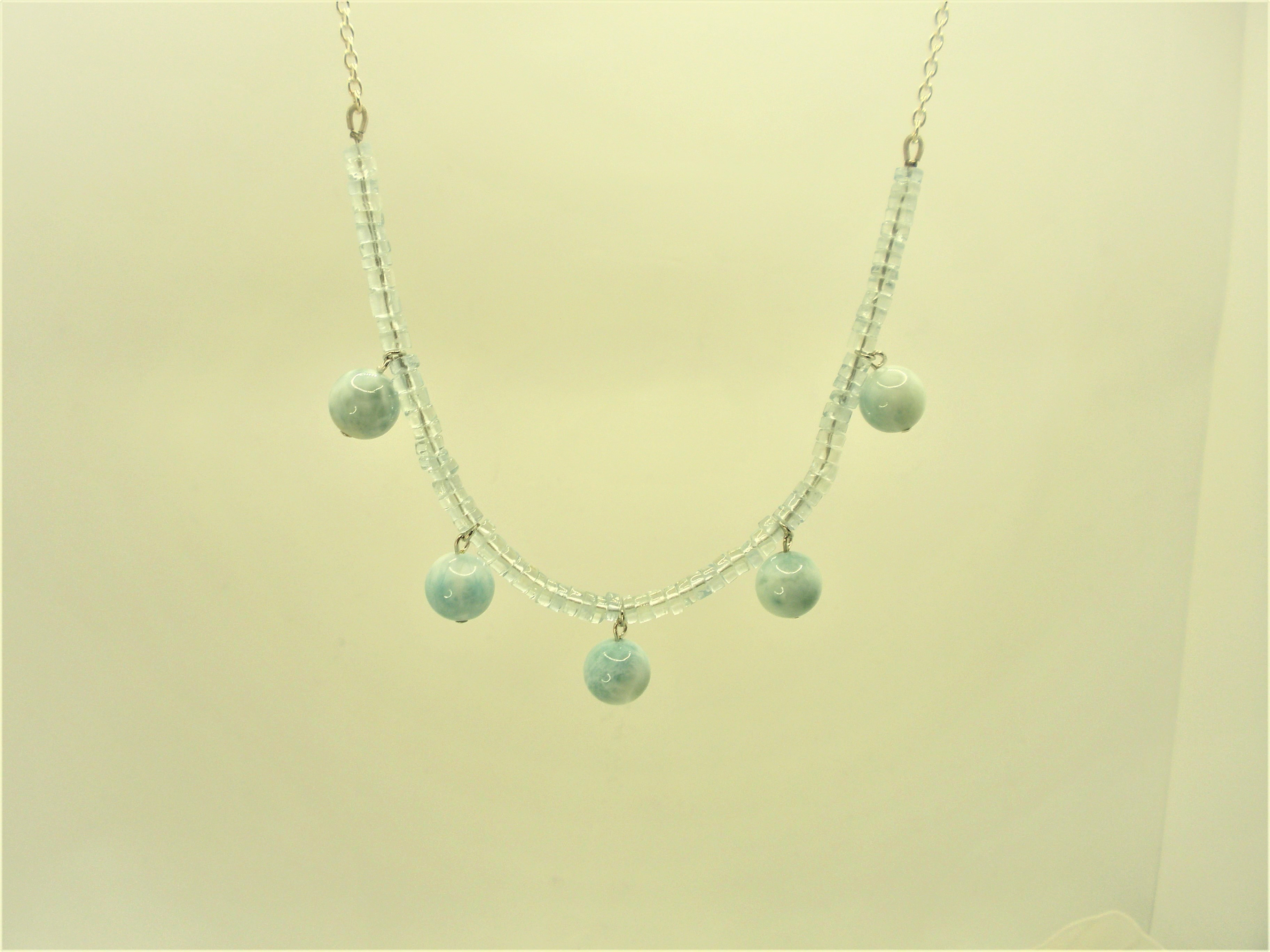 カリブ海の宝石と言われる美しいラリマーのネックレス。