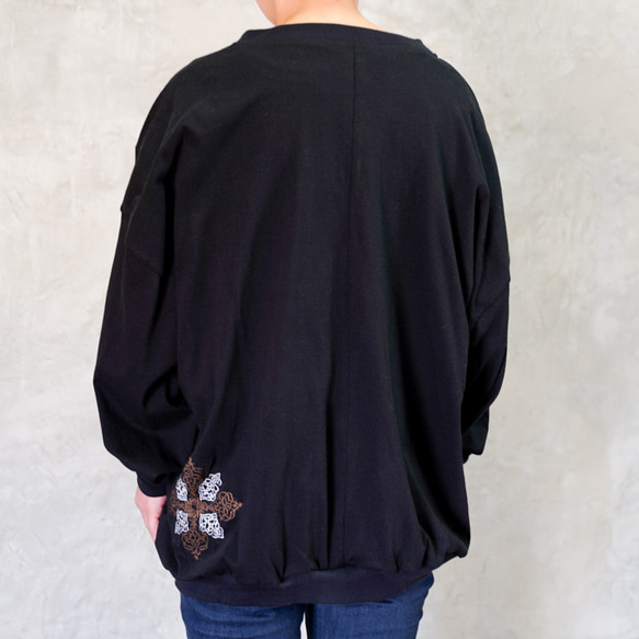 【優しい肌触り】刺繍 MA-1　ユニセックス　ジャケット 　ブラック 5枚目の画像