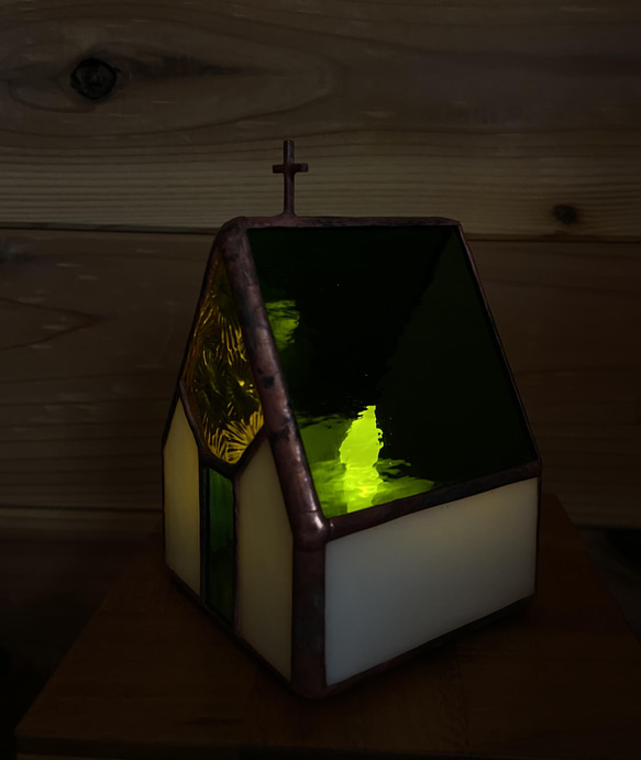 [Medium Church or house] 翡翠綠彩色玻璃 LED 燭台 第6張的照片