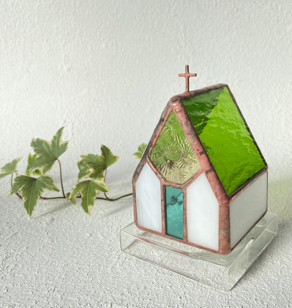 [Medium Church or house] 翡翠綠彩色玻璃 LED 燭台 第1張的照片