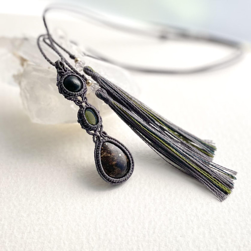 モルダバイト&ブラックオパールのマクラメペンダント 【公式通販】