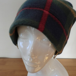 ふんわりやさしい暖かフリース帽子　チェック　紺×グリーン系 4枚目の画像