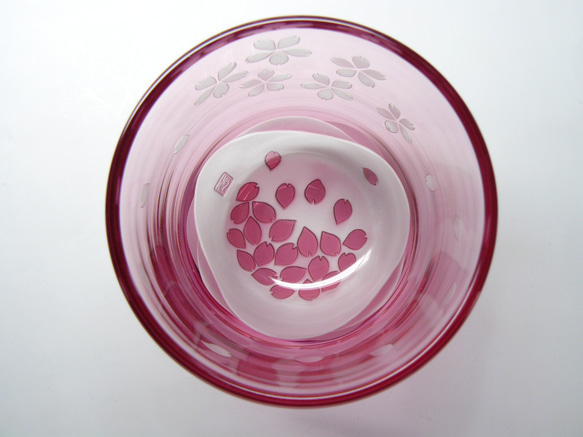 ❀ 桜の冷茶・冷酒グラス　～花いかだ B　ピンク（1個） 3枚目の画像