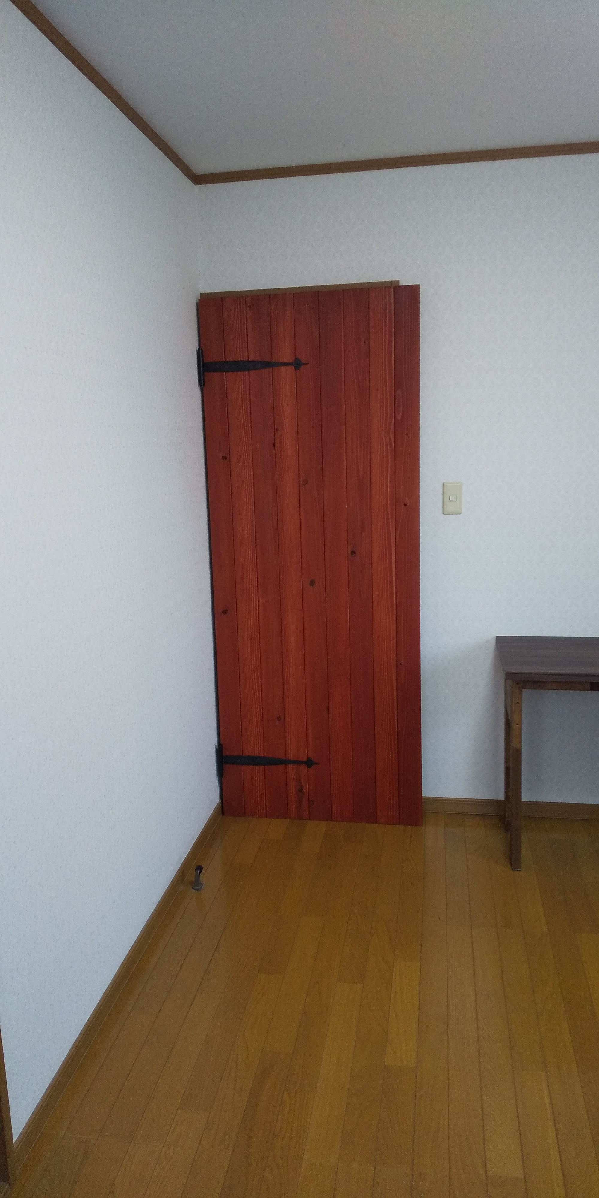 木製ヨーロッパ風のドアです 42,250円