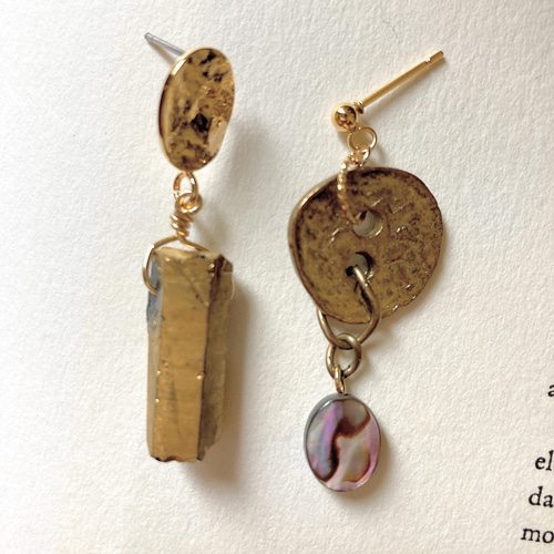 水晶 ゴールド アバロンシェル ボタン アシンメトリー ピアス  