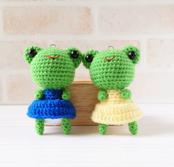 あみぐるみ⭐️雨の日カエルちゃん （ハンドメイド あみぐるみ 潔く 
