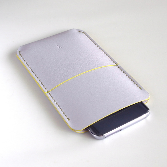 全機種対応スマホケース【spot/すぽっと】革 花いろ 藤色 ペールパープル 手縫い iPhone17 Pixel10他 1枚目の画像