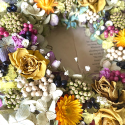 薔薇と紫陽花&ヘリクリサムとペッパーベリーのリース 6枚目の画像