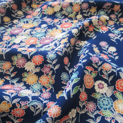 深藍色 Hon Kaga Yuzen 花卉圖案 純絲丹後縐紗 No.42 [長 100 厘米 x 寬 36 厘米] 和服解開日本 第5張的照片