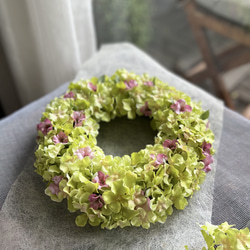 柔らかグリーンの紫陽花リース(26cm アーティフィシャル) 4枚目の画像